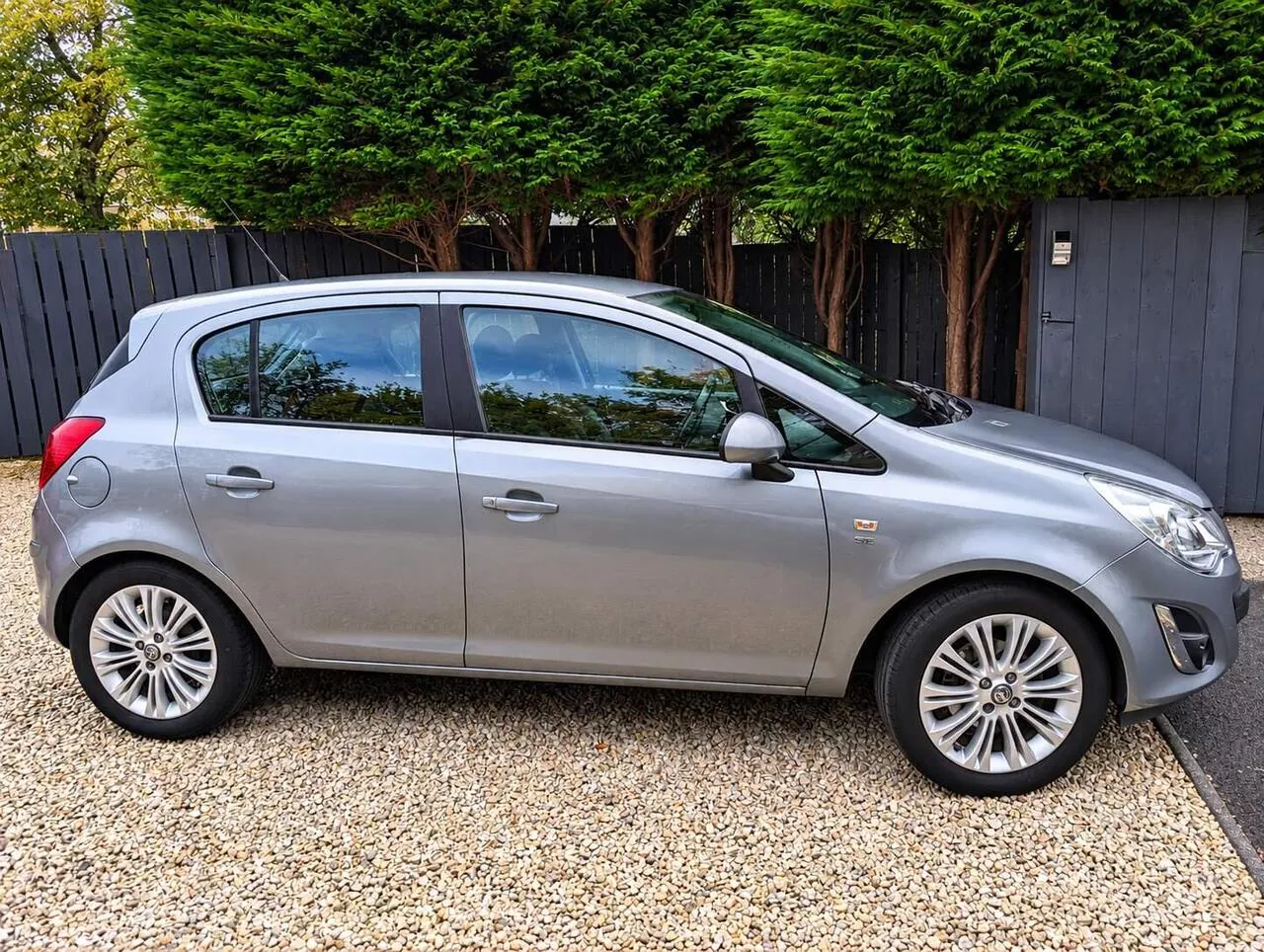 Vauxhall Corsa 2011 photo 2