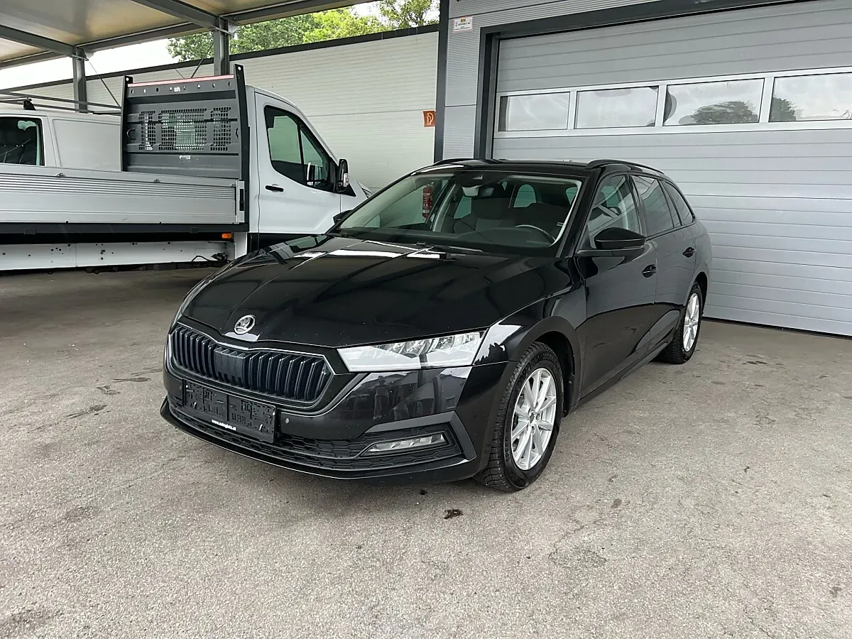 Skoda Octavia 2022 photo 2