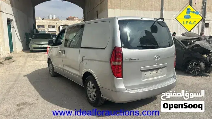 Hyundai H1 2010 photo 3