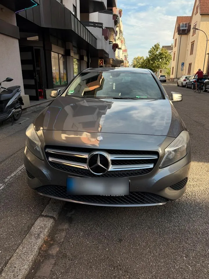 Mercedes-Benz A180