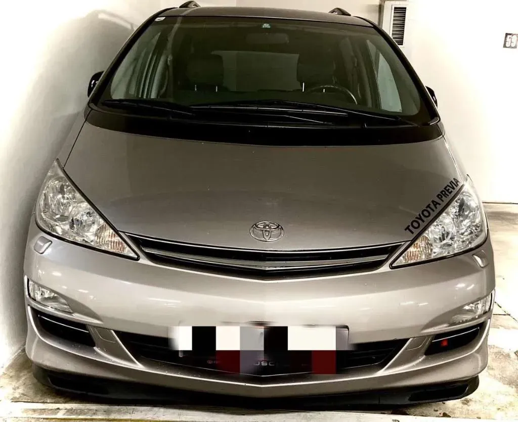 Toyota Previa 2003 photo 2