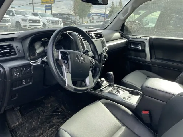 Toyota 4Runner 2023 photo 3