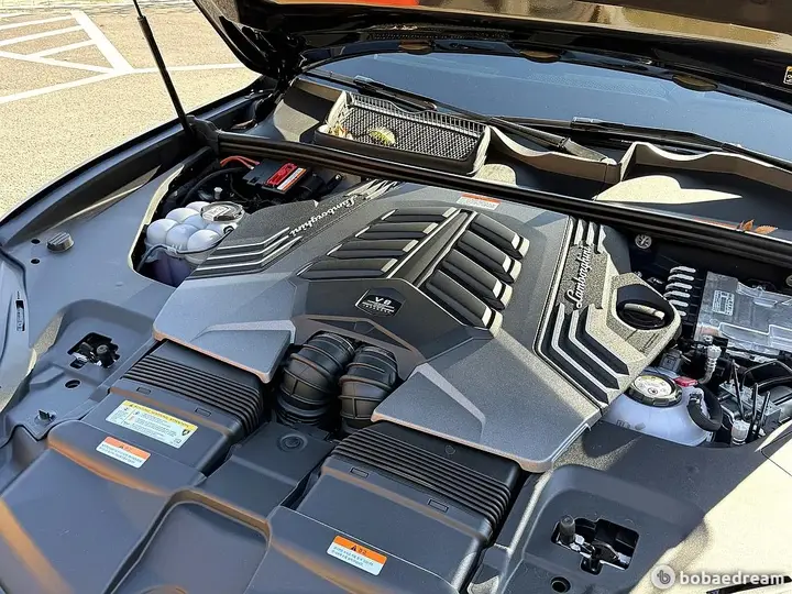 Lamborghini Urus 2026 photo 5