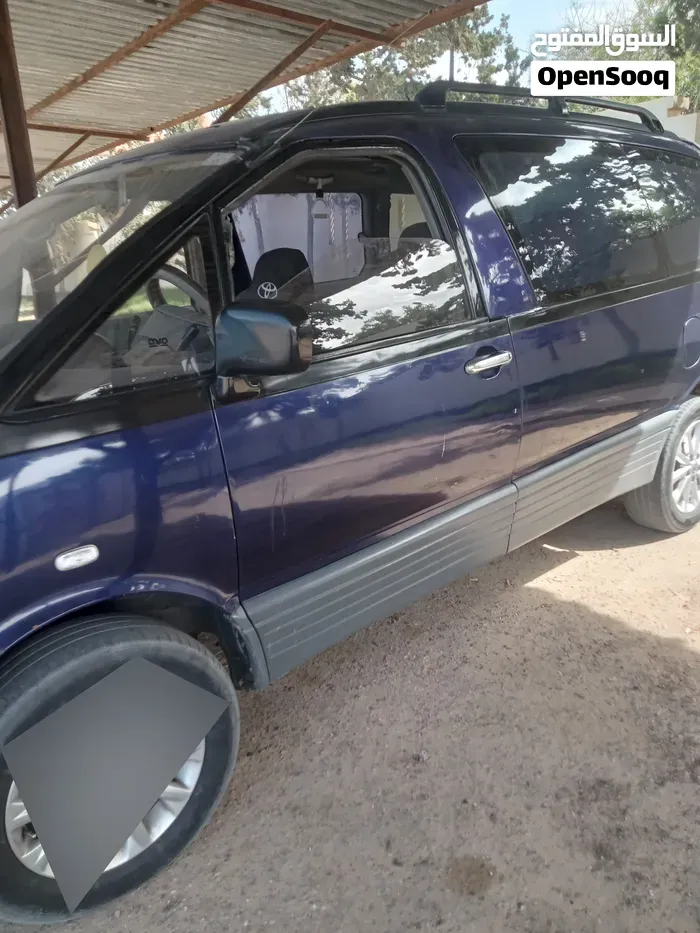 Toyota Previa 1996 photo 2