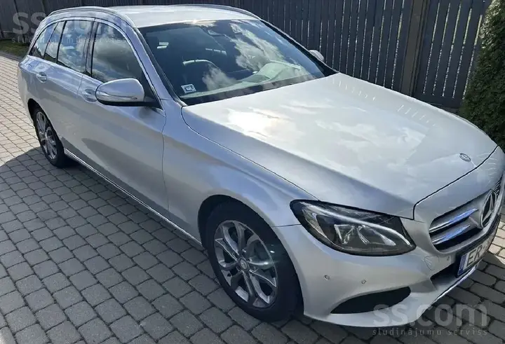 Mercedes-Benz C200 2015 photo 3