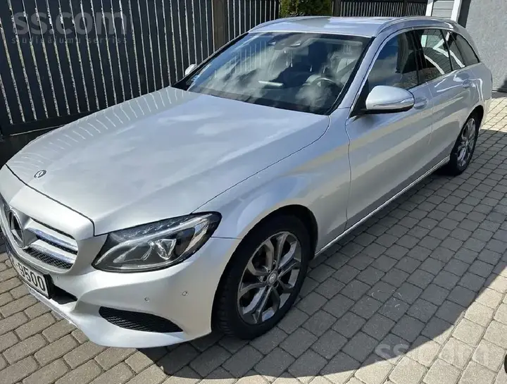 Mercedes-Benz C200 2015 photo 2