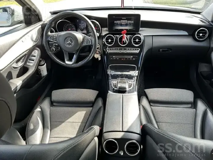 Mercedes-Benz C200 2015 photo 4