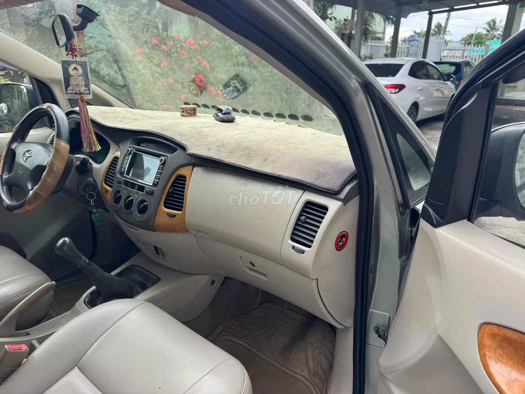 Toyota Innova 2008 photo 3