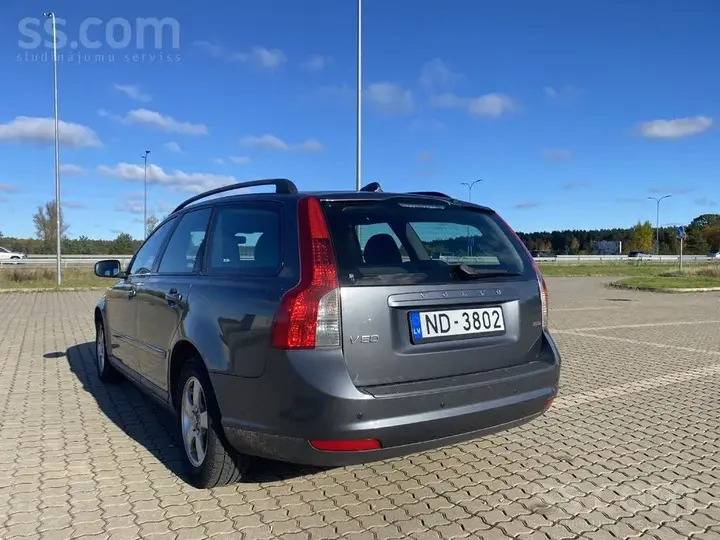 Volvo V50 2008 photo 2