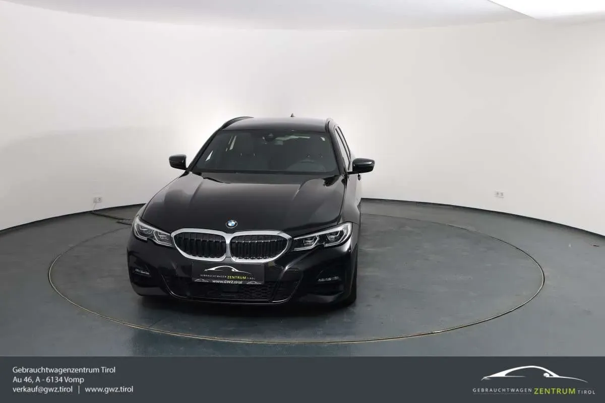 BMW 3 Series 2021 photo 2