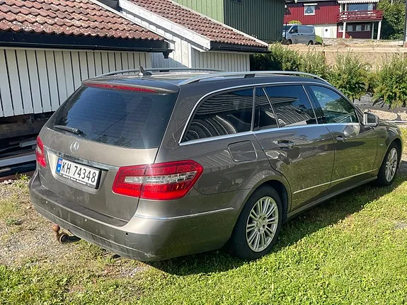Mercedes-Benz E200 D 2011 photo 2