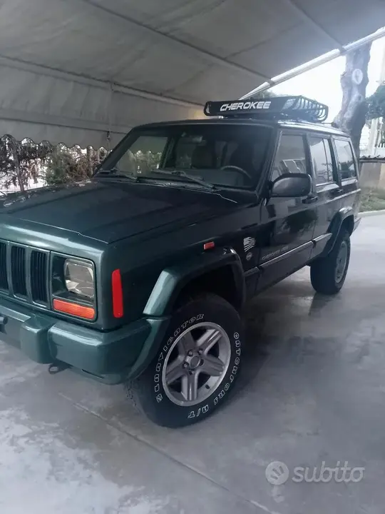 Jeep Cherokee 2000 photo 2