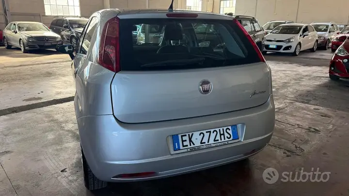 Fiat Punto 2011 photo 4