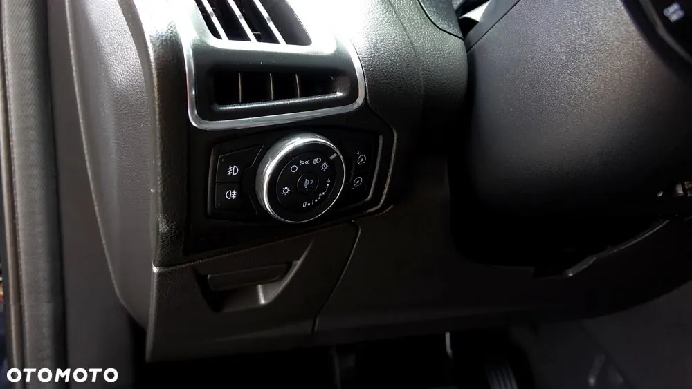 Ford Focus 2012 photo 3