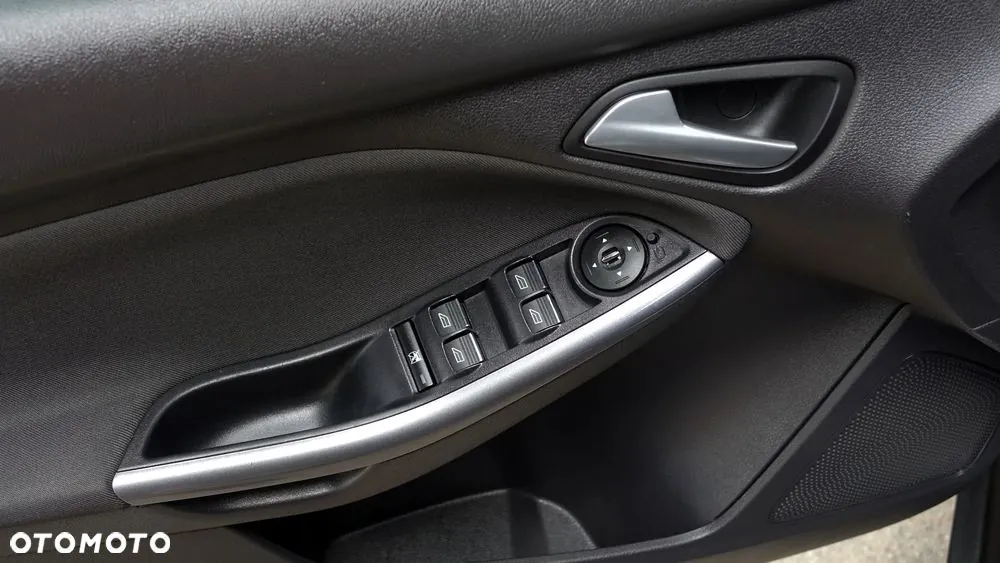 Ford Focus 2012 photo 2