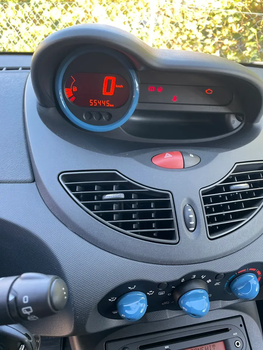Renault Twingo 2012 photo 2