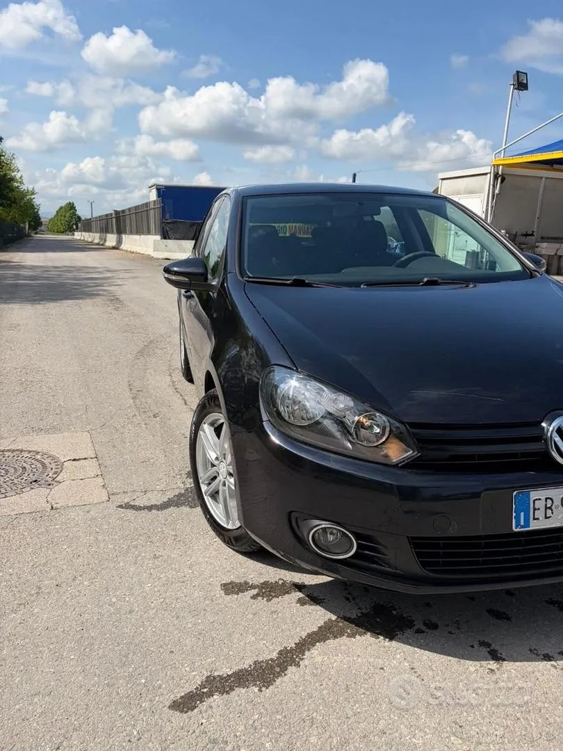 Volkswagen Golf 2010 photo 2