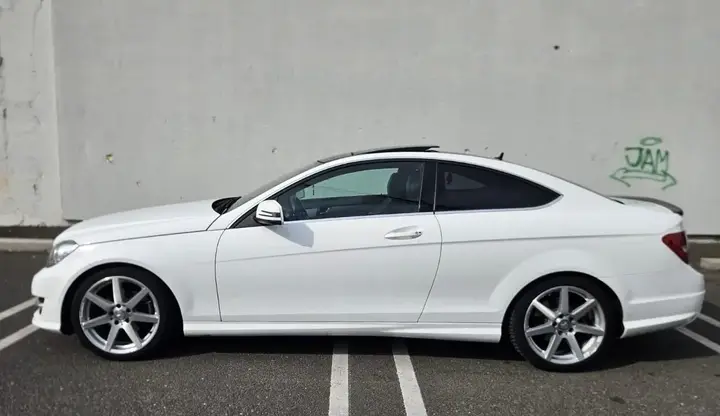 Mercedes-Benz C-Class 2013 photo 2