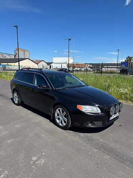Volvo V70 2013 photo 2
