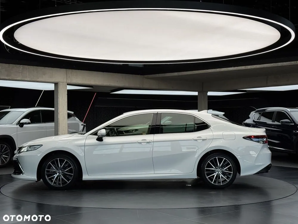 Toyota Camry 2023 photo 2