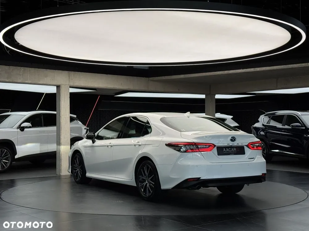 Toyota Camry 2023 photo 3