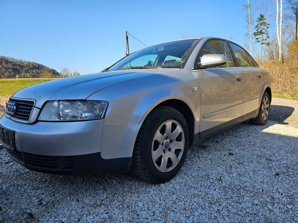 Audi A4 2001 photo 2