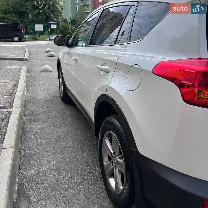 Toyota Rav4 2015 photo 5