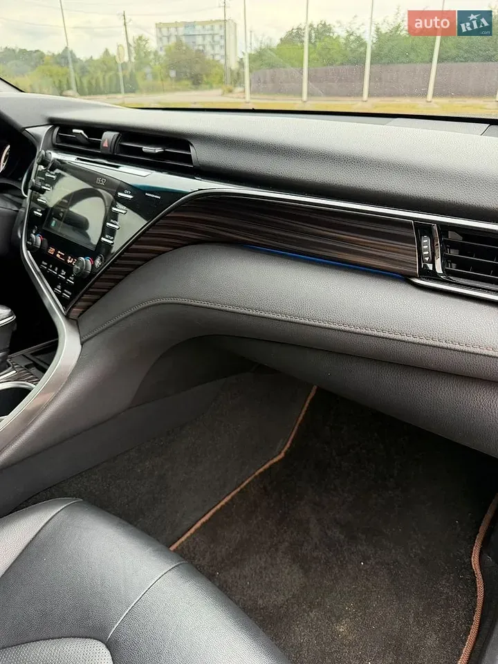 Toyota Camry 2020 photo 3