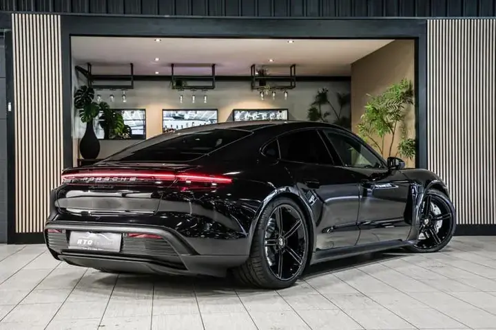 Porsche Taycan 2021 photo 4