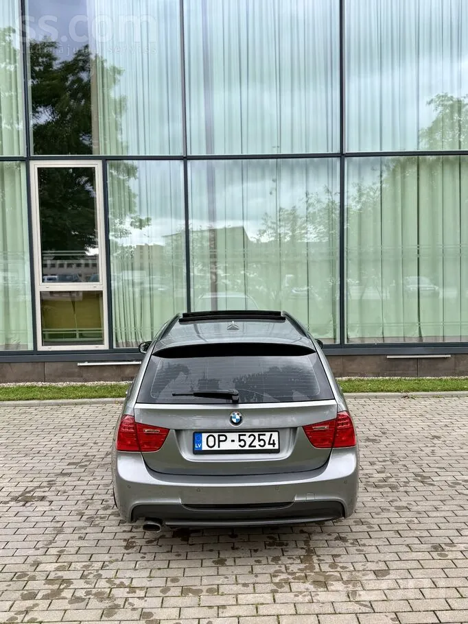 BMW 320 2010 photo 5
