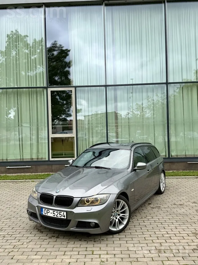 BMW 320 2010 photo 3