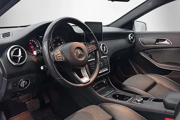 Mercedes-Benz A 200 2018 photo 5