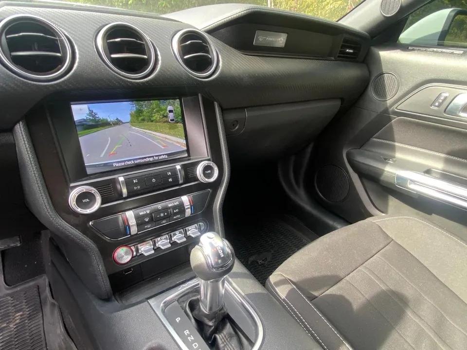 Ford Mustang 2022 photo 3