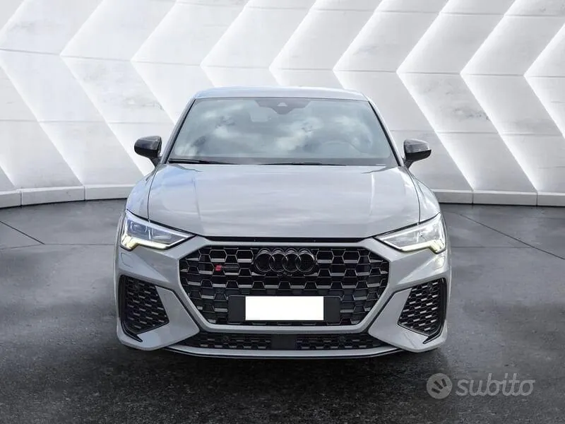 Audi Q3 2022 photo 2