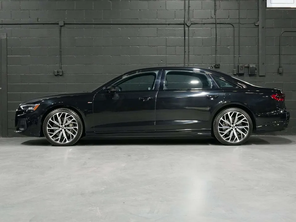 Audi A8 2023 photo 4