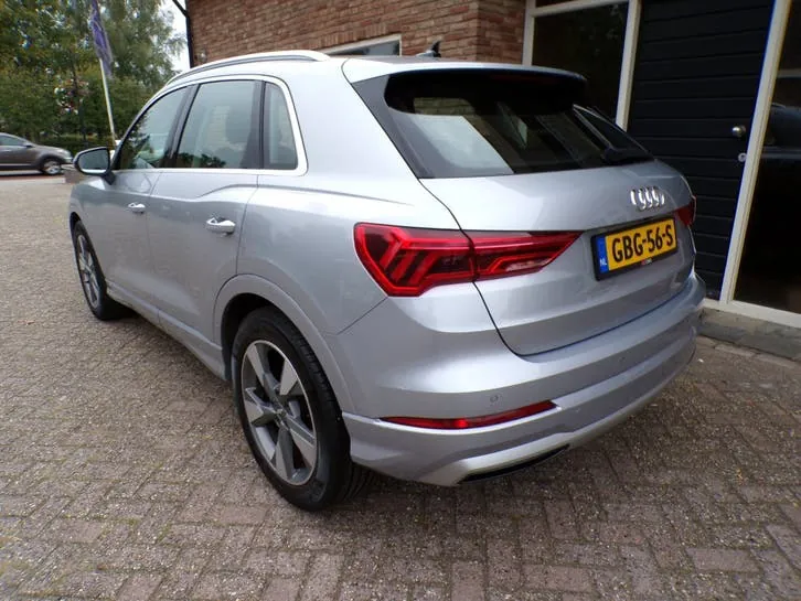 Audi Q3 2019 photo 3