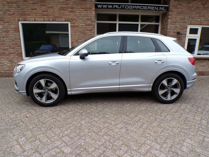 Audi Q3 2019 photo 2