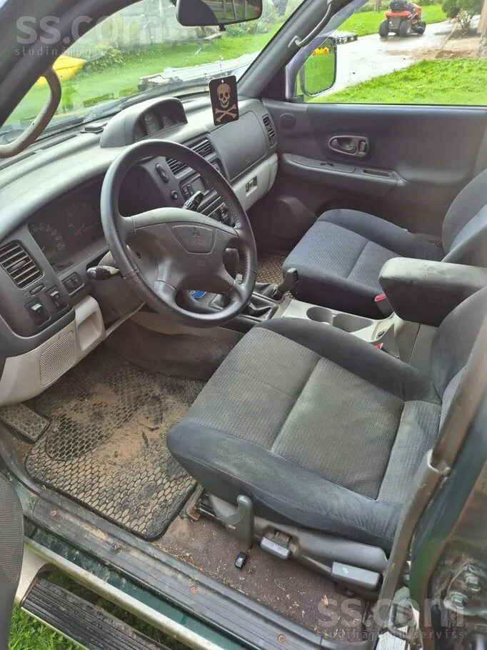 Mitsubishi Pajero 2003 photo 5