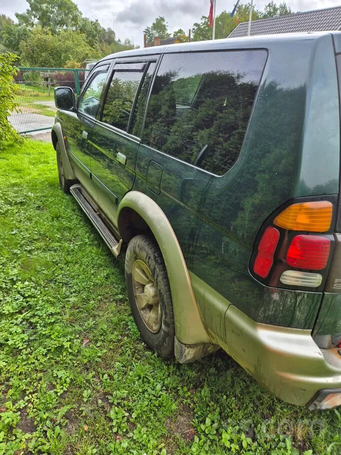 Mitsubishi Pajero 2003 photo 2