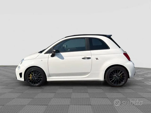 Abarth 695 2024 photo 2