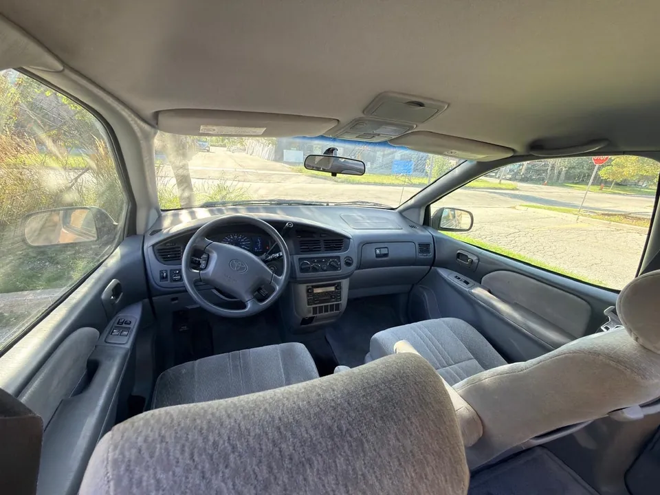 Toyota Sienna 2002 photo 5