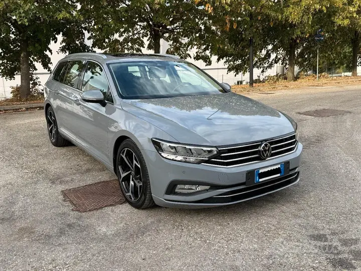 Volkswagen Passat Variant 2023 photo 3