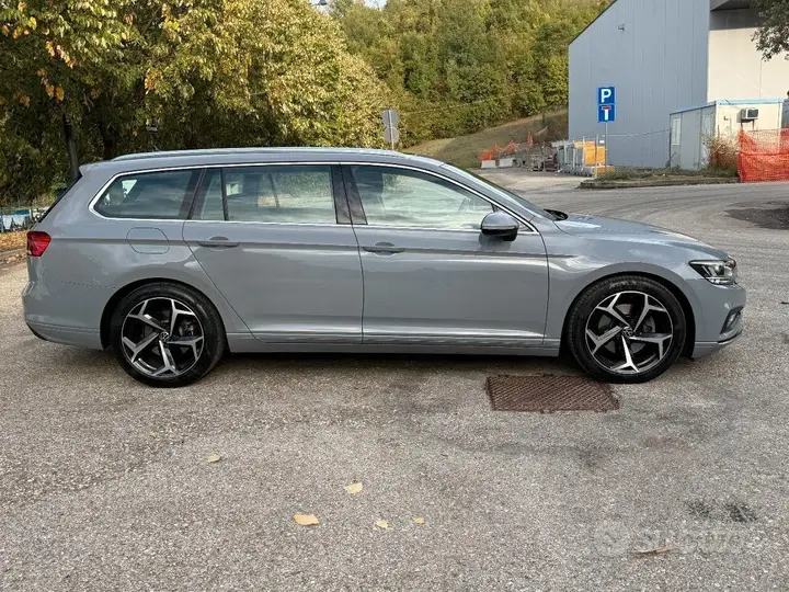 Volkswagen Passat Variant 2023 photo 4