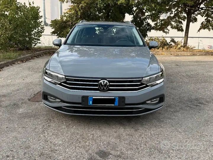 Volkswagen Passat Variant 2023 photo 2