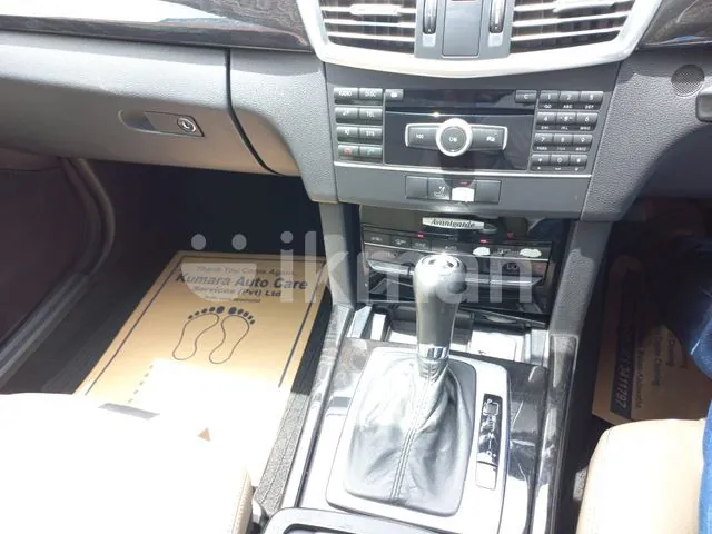 Mercedes-Benz E200 2010 photo 4
