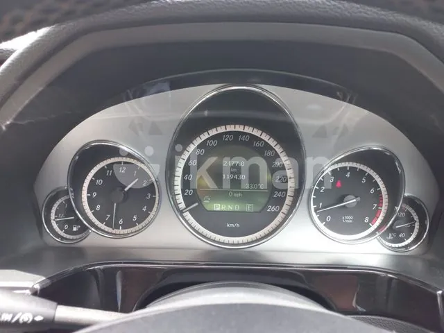 Mercedes-Benz E200 2010 photo 5