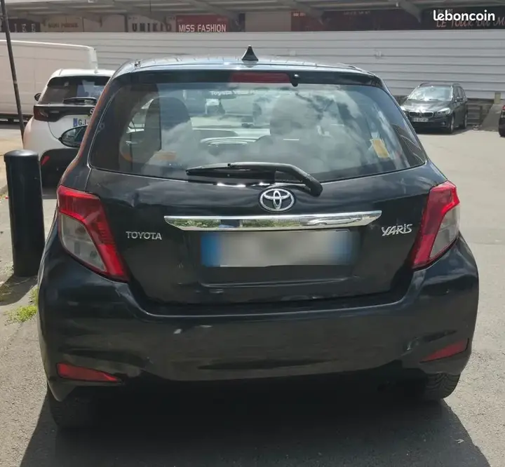 Toyota Yaris 2012 photo 2
