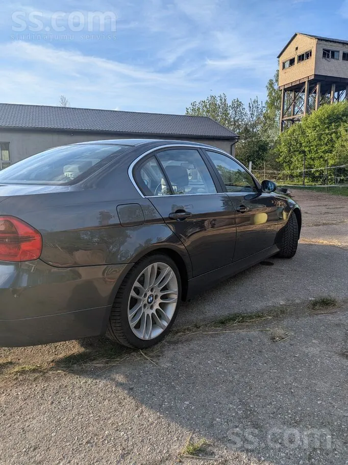 BMW 325 2005 photo 4