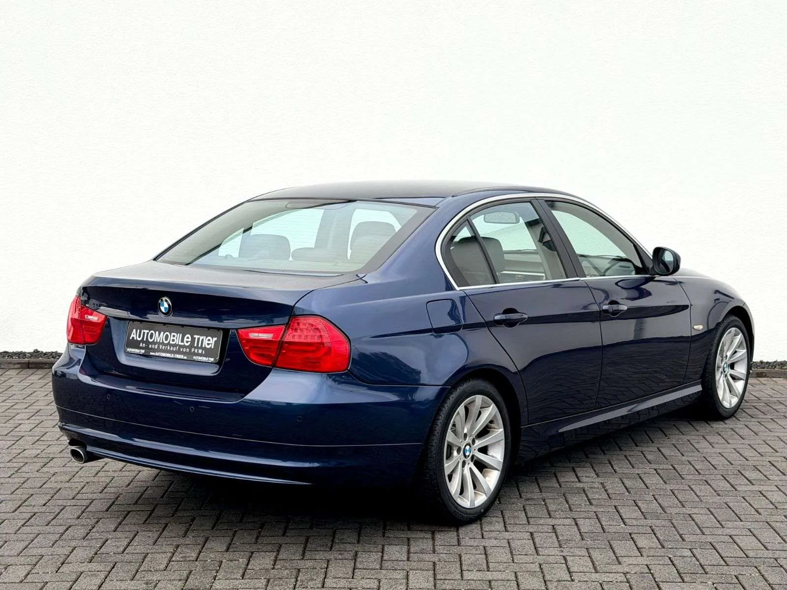 BMW 320 I 2010 photo 5
