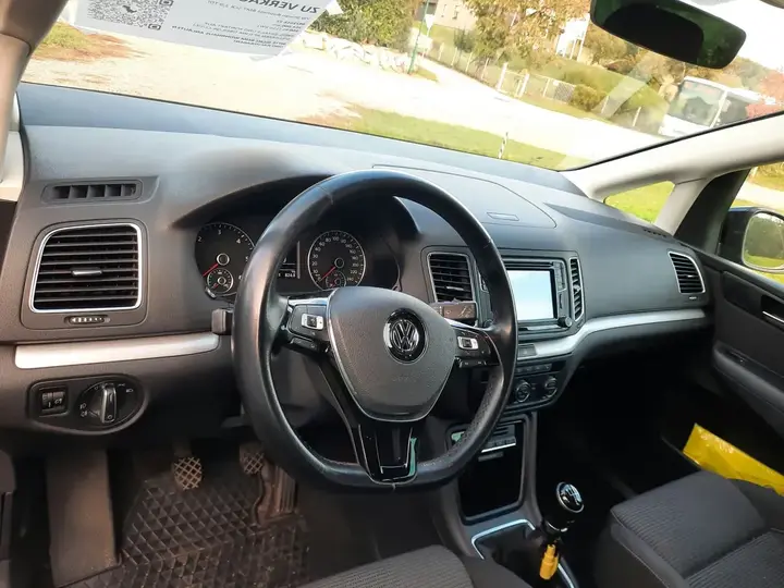 Volkswagen Sharan 2016 photo 2